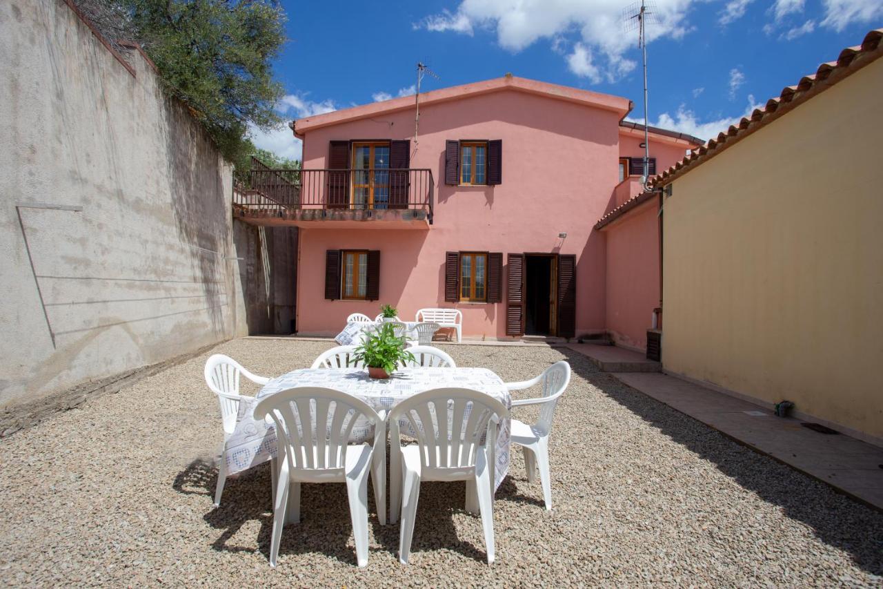 Tavolara Ichnos House